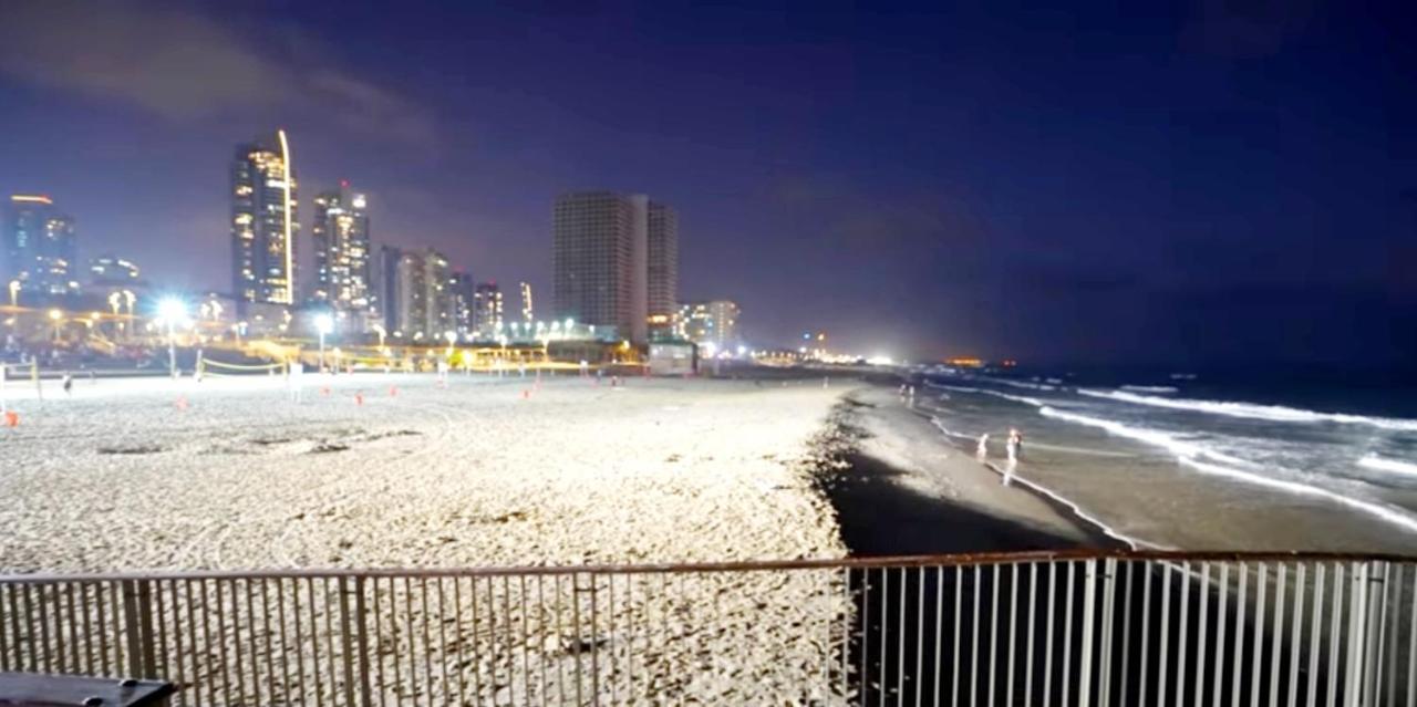 Beachfront Studio Apartment Bat Yam 412 Eksteriør billede