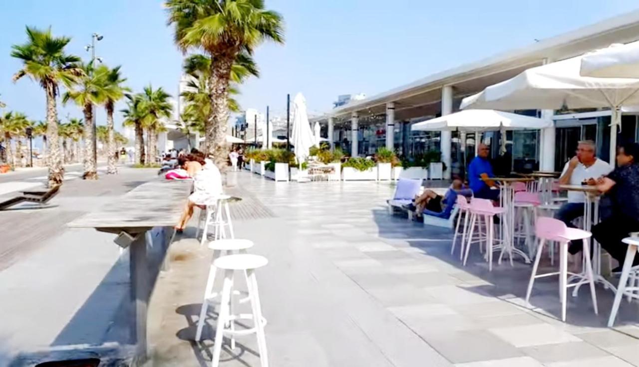 Beachfront Studio Apartment Bat Yam 412 Eksteriør billede